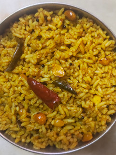 அக்ரஹார புளியோதரை(Puliyotharai recipe in tamil) செய்முறை முக்கிய புகைப்படம்