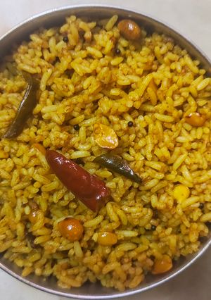 அக்ரஹார புளியோதரை(Puliyotharai recipe in tamil) செய்முறை முக்கிய புகைப்படம்