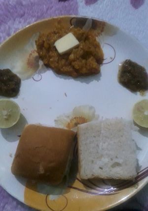 A picture of Pav bhaji.