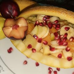 A picture of Mix fruit chat basket.