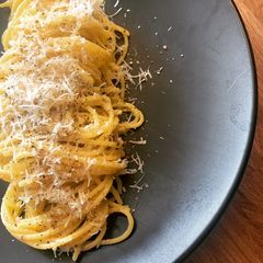 A picture of Cacio E Pepe.