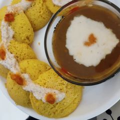 A picture of Dhokla idli.