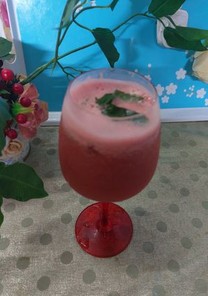 A picture of Water melon juice.