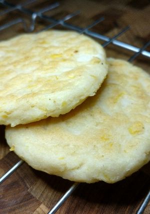 Una foto de Arepas de maíz blanco pisado