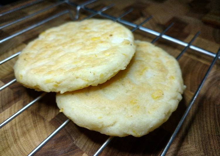 Recipe of Super Quick Homemade Arepas de maíz blanco pisado