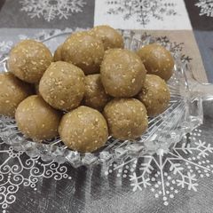 A picture of Til Gud Ladoo.