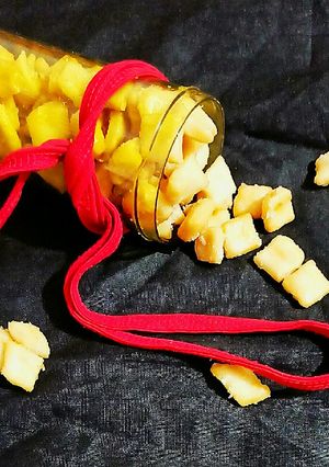 शक्कर पारा (shakarpara recipe in HIndi) रेसिपी मुख्य फोटो