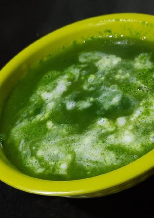 A picture of Spinach creamy soup.