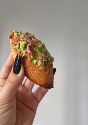 O poză a rețetei Bruschette cu Guacamole.