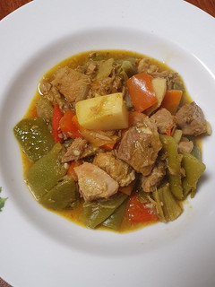 Una foto de Cerdo con verduras al curry