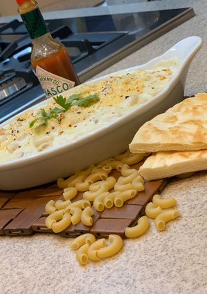 A picture of Mac and cheese.