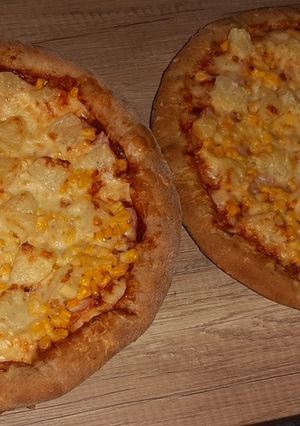 Dia Wellness szénhidrát csökkentett hawaii pizza, sajttal töltött széllel recept fotója