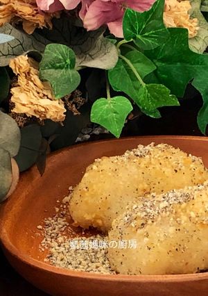 A picture of [Rice Cooker Version] Traditional Mid-Autumn Festival Mochi.