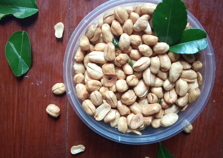 Cara Gampang Membuat Kacang bawang gurih, Bikin Ngiler