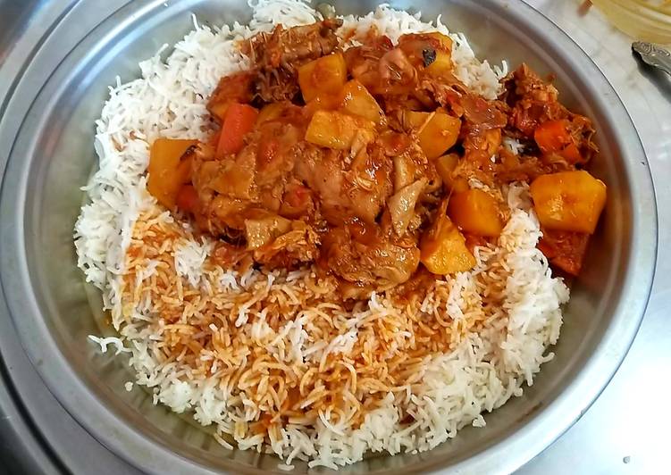 مرق او صالونة الدجاج بالارز