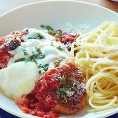 A picture of Chicken Parmesan.