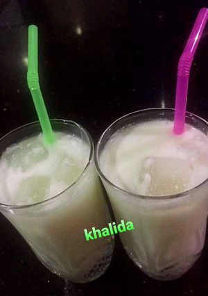 A picture of Khatti aur meethi lassi.