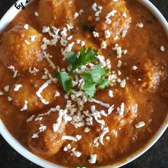 A picture of Dum aloo.