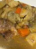 Guiso de patatas, alcachofas y cordero