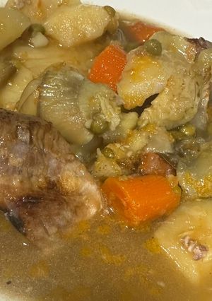 Una foto de Guiso de patatas, alcachofas y cordero