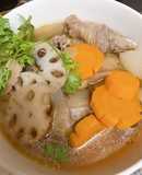 Gà hầm củ sen, cà rốt