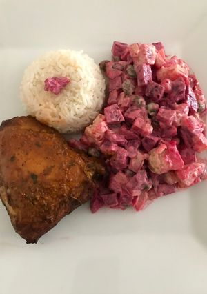 Una foto de Ensalada rusa con pollo al horno a lo Carmelita