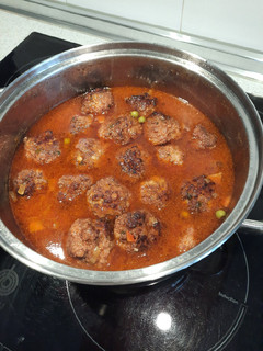 Una foto de Albóndigas de ternera y cerdo en salsa