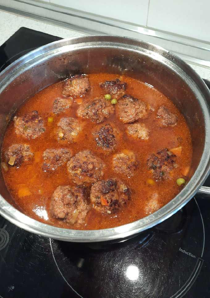 Una foto de Albóndigas de ternera y cerdo en salsa