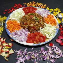 A picture of Maggi bhel.