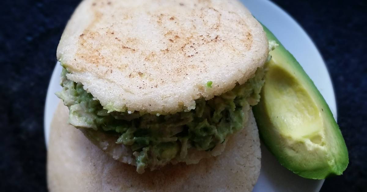 Cómo hacer 'Arepas venezolanas' rellenas de pollo de forma fácil y