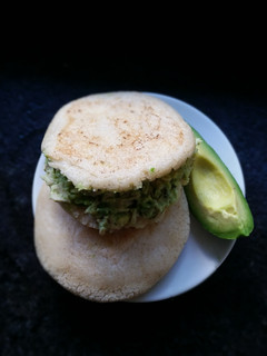Una foto de Arepas rellenas Reina Pepiada