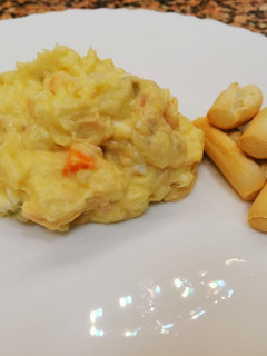 Una foto de Ensaladilla Rusa con huevos de campo