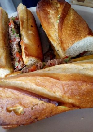 A picture of Tuna melt sandwich.