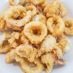 A picture of Cumi goreng tepung.