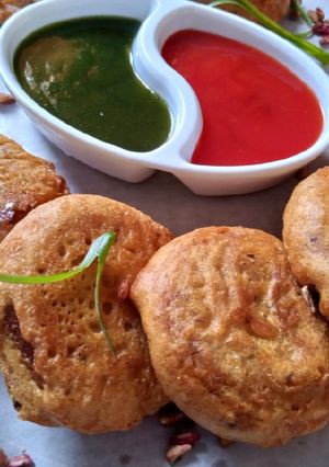 A picture of Aloo Chaap.