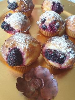 Una foto de Brioches con frutos rojos y esencia de azahar 🍓