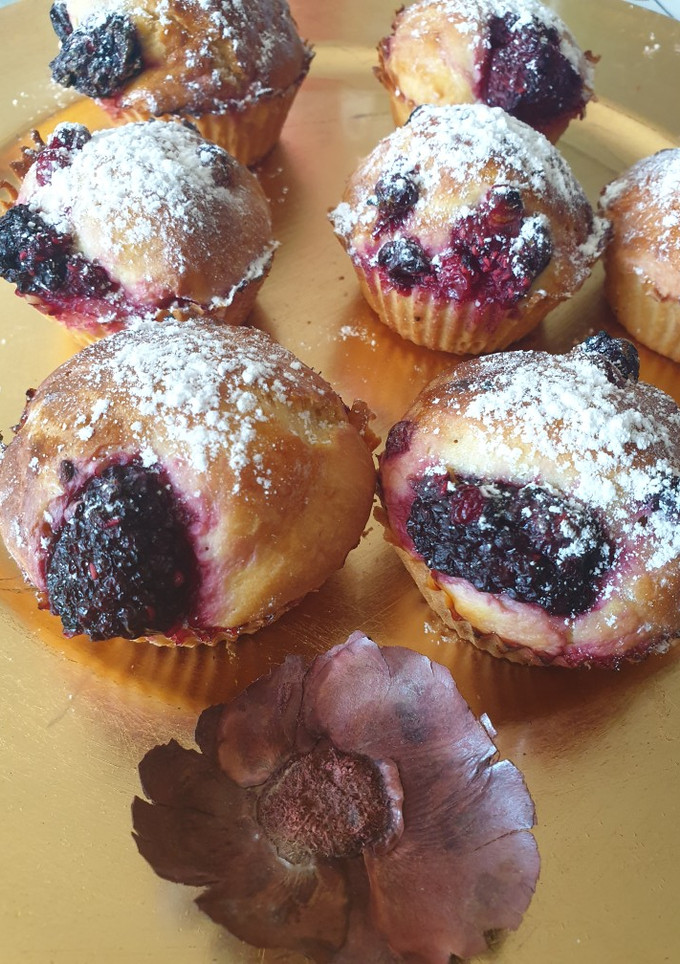 Una foto de Brioches con frutos rojos y esencia de azahar 🍓