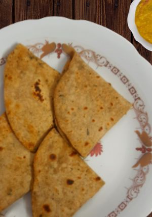 கசூரி மேத்தி சப்பாத்தி (Kasoori methi chapati) செய்முறை முக்கிய புகைப்படம்