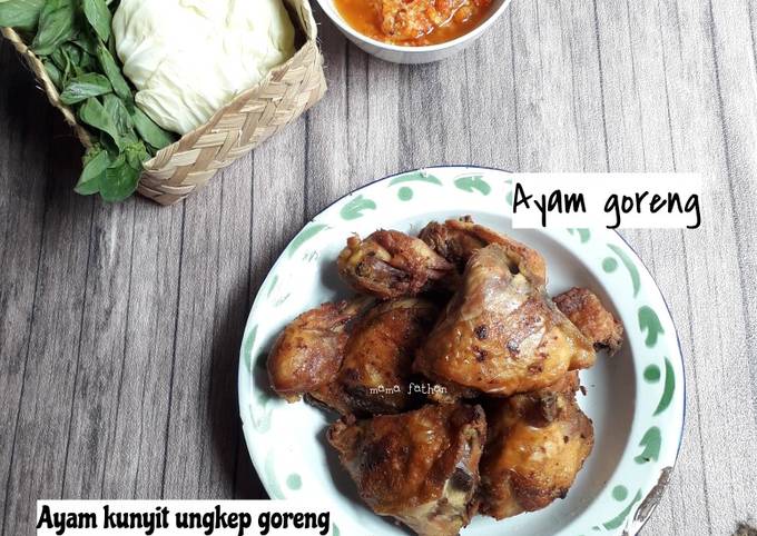 Cara Gampang Membuat Ayam kunyit ungkep goreng dengan sambal bawang yang Enak Banget