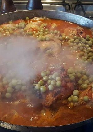 Una foto de Pollo a la cazadora en paellera (a mi gusto)