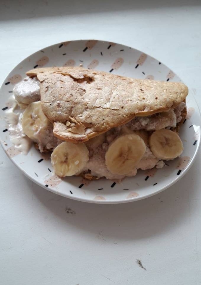 Млинець з сирковою начинкою