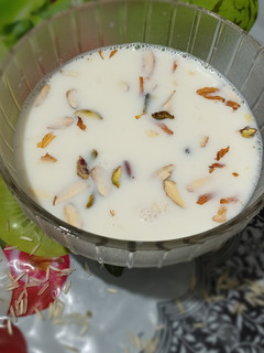 ખીર (Kheer Recipe In Gujarati) રેસીપી મુખ્ય ફોટો