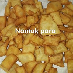 A picture of Namak pare.