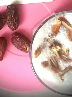 A picture of Dry Date Shake.