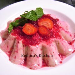 A picture of Strawberry Pudding.