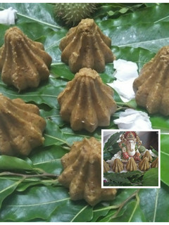 A picture of Oats and jaggery dry fruits mix Modak.