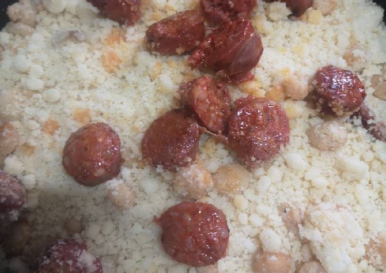 Migas con gambas y chorizo
