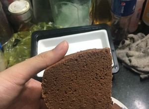 Hình của món Cốt Gato Chocolate làm bằng nồi cơm điện (bông lan socola).