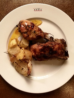 Una foto de Pollo con lima y tomillo
