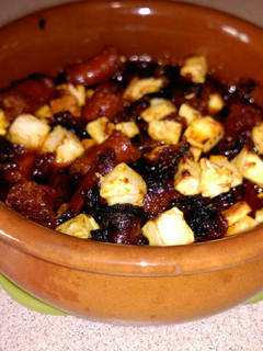 Una foto de Chistorra al vino con queso feta gratinado
